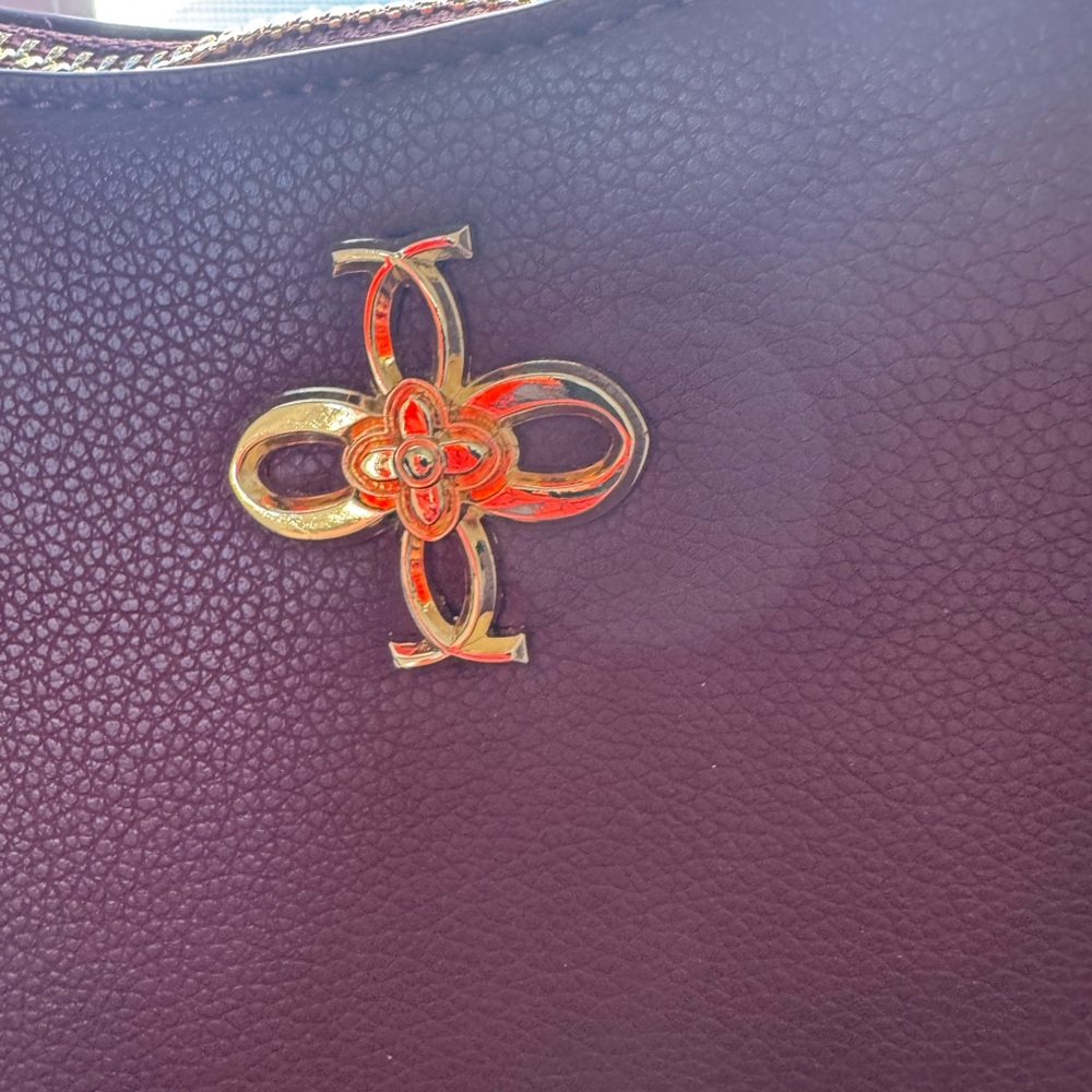 Elegant Women's Shoulder Bag in Rich Purple - Picture 2 of 4
